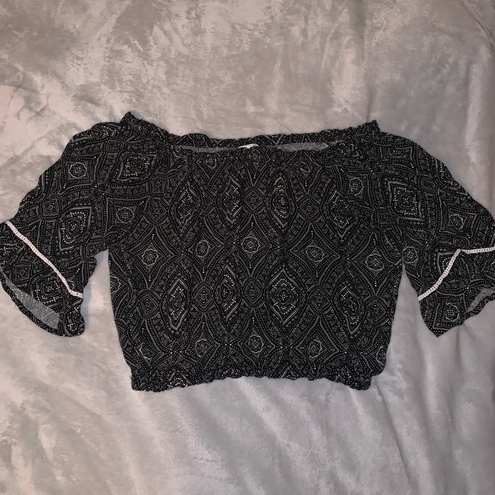 Off-shoulder shirt